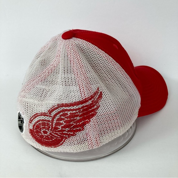 Reebok Men’s Detroit Red Wings Red White Mesh Cap Embroidered Logo NHL Authentic - Picture 2 of 10